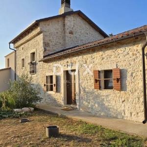 ISTRA, LABIN - Renovirana kamena kuća s dvije stambene jedinice