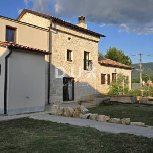 ISTRA, LABIN - Renovirana kamena kuća s dvije stambene jedinice