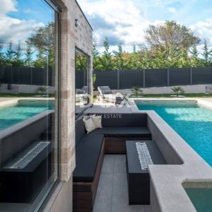 Istra, Labin – samostojeća kuća 190 m², bazen, wellness