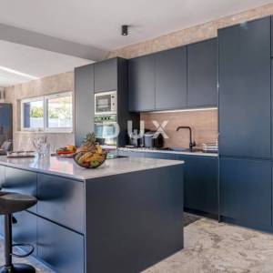 Istra, Labin – samostojeća kuća 190 m², bazen, wellness
