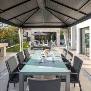 Istra, Labin – samostojeća kuća 190 m², bazen, wellness