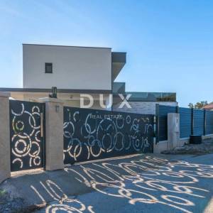 Istra, Labin – samostojeća kuća 190 m², bazen, wellness