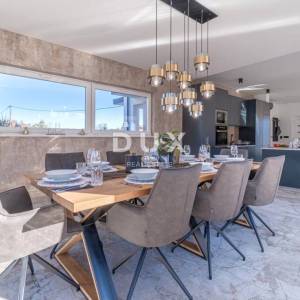 Istra, Labin – samostojeća kuća 190 m², bazen, wellness