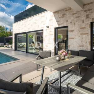 Istra, Labin – samostojeća kuća 190 m², bazen, wellness