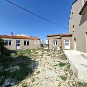 ISTRA, MARČANA - Kamena kuća u fazi renovacije!