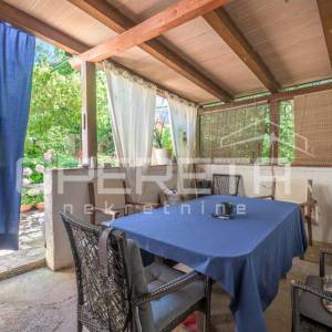 Istra – okolica Umaga, stan 200 m od mora s vrtom
