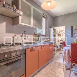 Istra – okolica Umaga, stan 200 m od mora s vrtom
