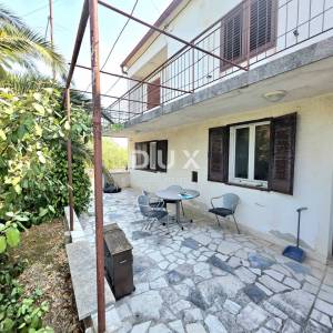 Istra, Pomer, Starina spremna za obnovu, 120m2, pogled na more