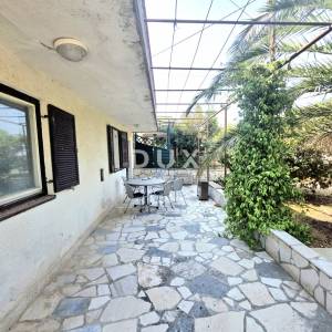 Istra, Pomer, Starina spremna za obnovu, 120m2, pogled na more