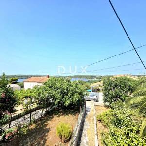 Istra, Pomer, Starina spremna za obnovu, 120m2, pogled na more