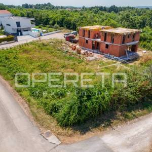 Istra, Poreč okolica- Građevinsko zemljište s infrastrukturom