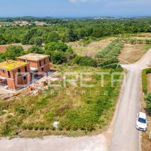 Istra, Poreč okolica- Građevinsko zemljište s infrastrukturom