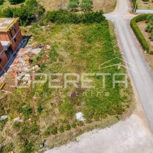 Istra, Poreč okolica- Građevinsko zemljište s infrastrukturom