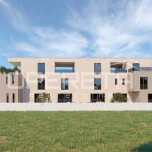 Istra, Poreč okolica – kuća u nizu, 187 m², bazen, blizina mora