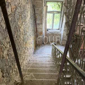 Istra, Pula, 166m2, dvije etaže u roh bau izdanju