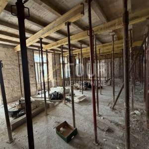 Istra, Pula, 166m2, dvije etaže u roh bau izdanju