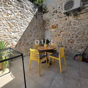 ISTRA, PULA - Prodaja 2SS + DB potpuno renoviran stan u centru grada