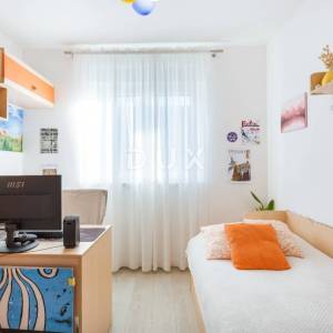 ISTRA, PULA - Stan 3SS + apartman od 34m2 i 3 parkirna mjesta