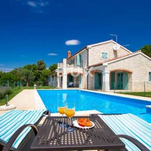 ISTRA, RABAC - Mediteranska kuća s bazenom i pogledom na more