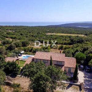 ISTRA, RABAC - Mediteranska kuća s bazenom i pogledom na more
