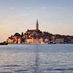 ISTRA, ROVINJ - Apartamanska kuća, 2. red do mora