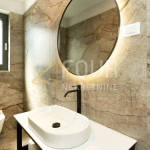 Istra, Rovinj - centar, 131 m2, luksuzan stan, 2s+db, terasa + balkon
