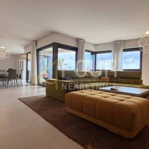 Istra, Rovinj, luksuzni dvoetažni penthouse, garaža, 100m od mora i plaže