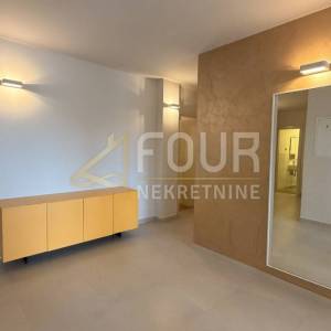 Istra, Rovinj, luksuzni dvoetažni penthouse, garaža, 100m od mora i plaže