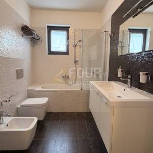 Istra, Rovinj, luksuzni dvoetažni penthouse, garaža, 100m od mora i plaže