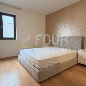 Istra, Rovinj, luksuzni dvoetažni penthouse, garaža, 100m od mora i plaže