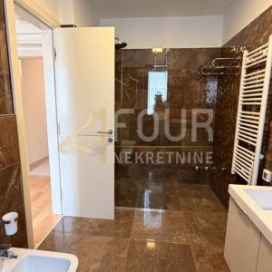 Istra, Rovinj, luksuzni dvoetažni penthouse, garaža, 100m od mora i plaže
