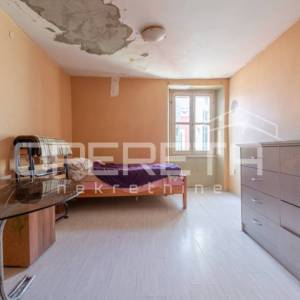 Istra, Rovinj, Ulica Carera, PRILIKA - stan 33 m2 na odličnoj lokaciji, 4.kat