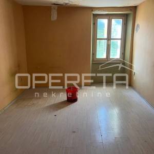 Istra, Rovinj, Ulica Carera, PRILIKA - stan 33 m2 na odličnoj lokaciji, 4.kat