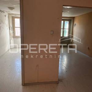 Istra, Rovinj, Ulica Carera, PRILIKA - stan 33 m2 na odličnoj lokaciji, 4.kat