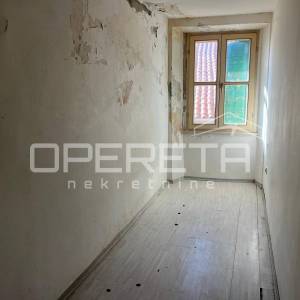 Istra, Rovinj, Ulica Carera, PRILIKA - stan 33 m2 na odličnoj lokaciji, 4.kat