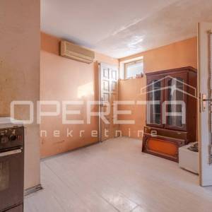 Istra, Rovinj, Ulica Carera, PRILIKA - stan 33 m2 na odličnoj lokaciji, 4.kat