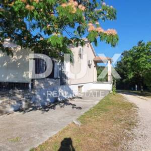 ISTRA, ŽMINJ – Imanje na 9.032 m², tri samostojeće kuće, dva bazena 