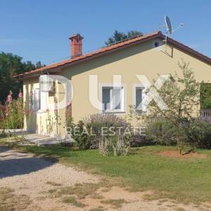 ISTRA, ŽMINJ – Imanje na 9.032 m², tri samostojeće kuće, dva bazena 