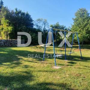 ISTRA, ŽMINJ – Imanje na 9.032 m², tri samostojeće kuće, dva bazena 