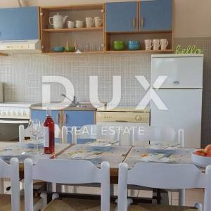 ISTRA, ŽMINJ – Imanje na 9.032 m², tri samostojeće kuće, dva bazena 