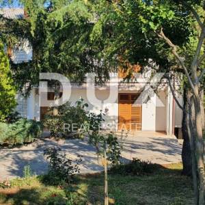 ISTRA, ŽMINJ – Imanje na 9.032 m², tri samostojeće kuće, dva bazena 