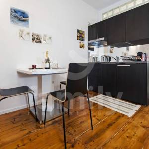 IZNIMNA DVA APARTMANA TIK DO MORA