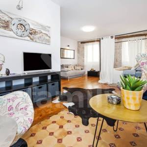IZNIMNA DVA APARTMANA TIK DO MORA