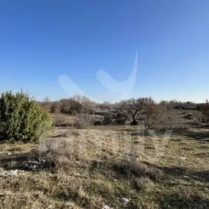 IZNIMNO PROSTRANO ZEMLJIŠTE NA TOP LOKACIJI