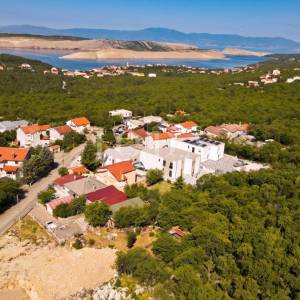 Jadranovo, dvojna kuća s bazenom u roh bau