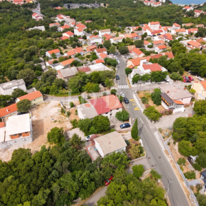 Jadranovo – Kuća dvojnica idealna za dvije obitelji, 600 m od mora