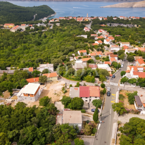 Jadranovo – Kuća dvojnica idealna za dvije obitelji, 600 m od mora