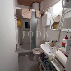 JADRANOVO, kuća na izvrsnoj lokaciji