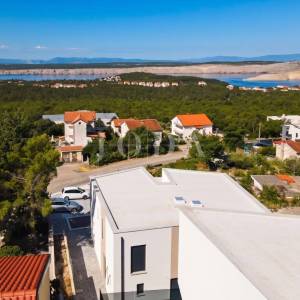 Jadranovo, moderna dvojna kuća s bazenom u roh bau