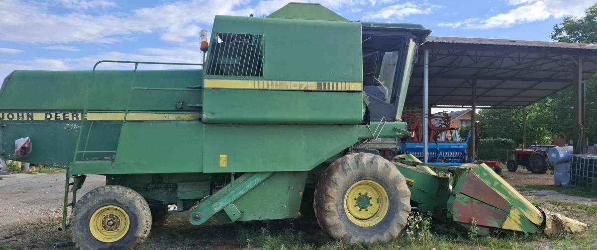 John deere 1075
